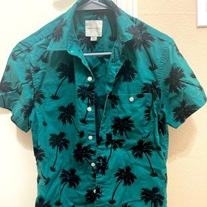 America Eagle men’s xsmall button down short sleeve shirt
